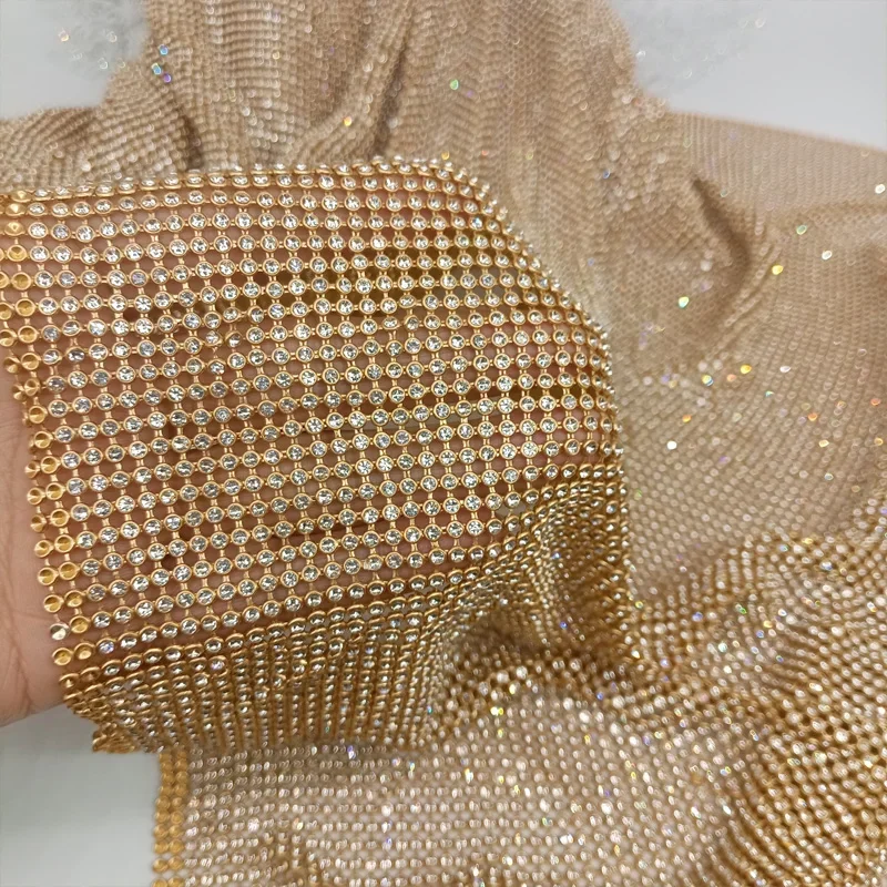 45x120cm Sparkly Gold Base Rhi - Crystal Mesh Fabric recension och pris